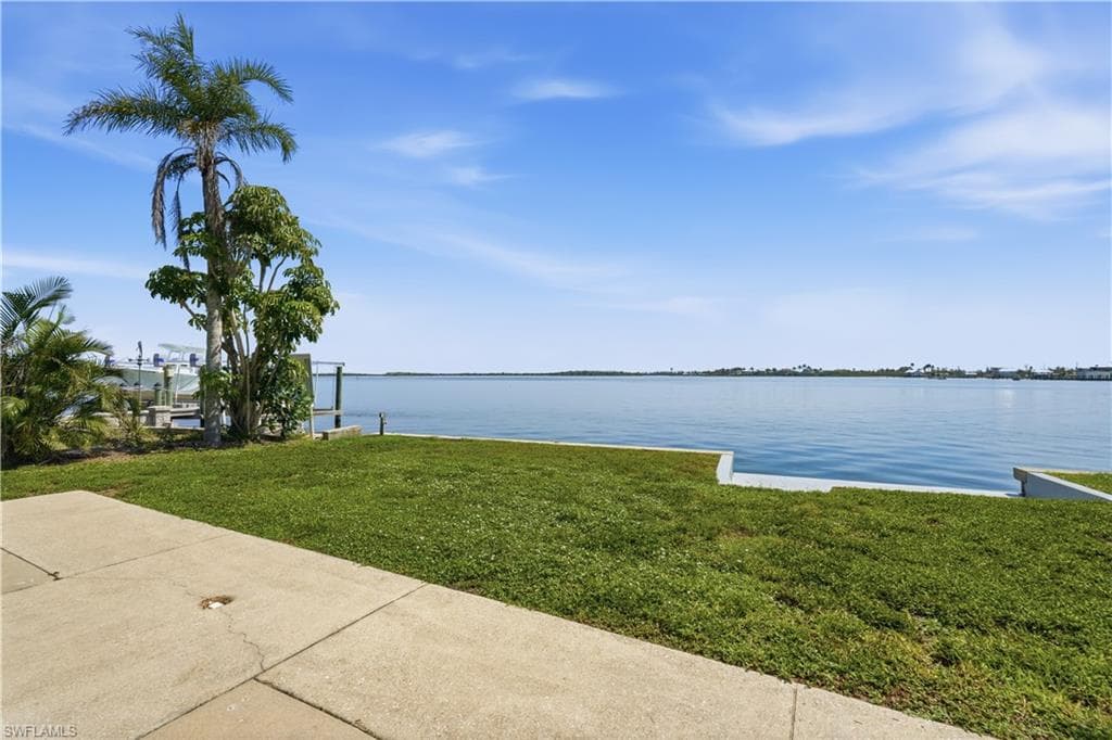 2498 Bayshore DR-13
