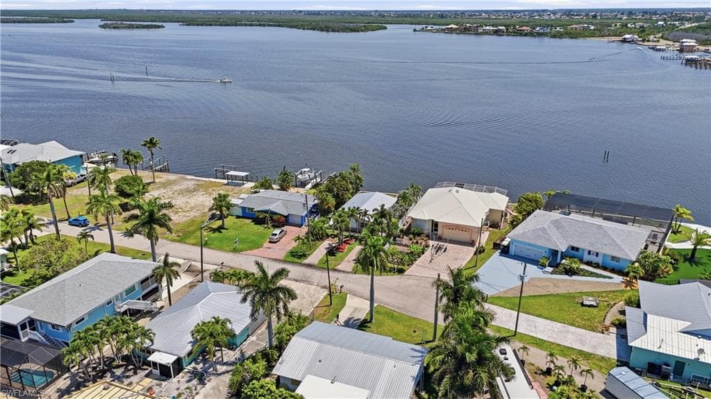 2498 Bayshore DR-37