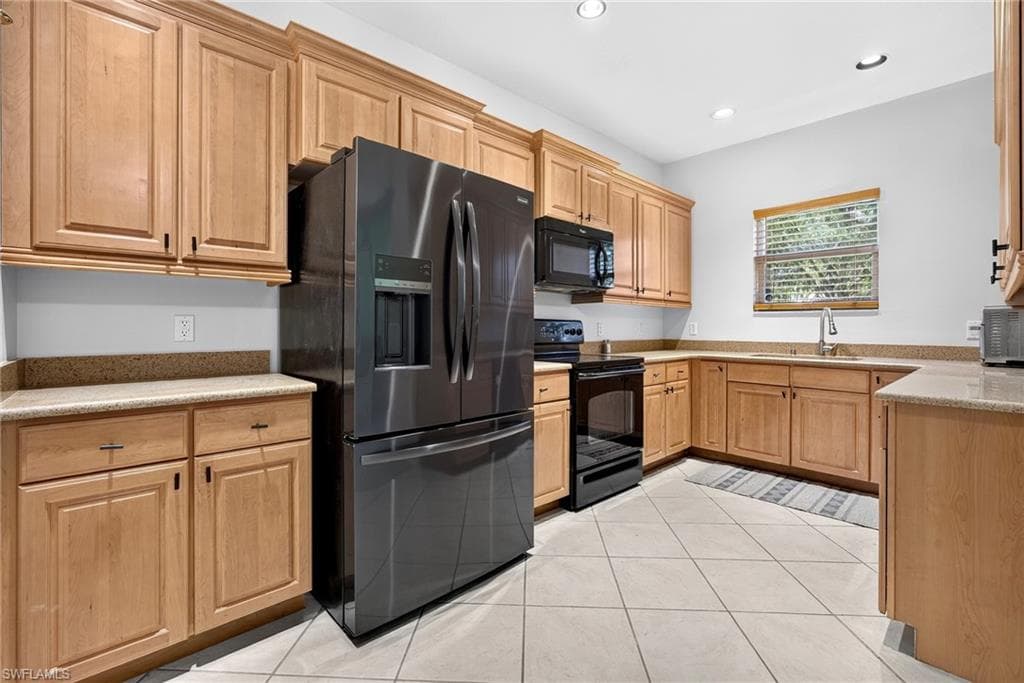 4400 Lazio WAY 205-12