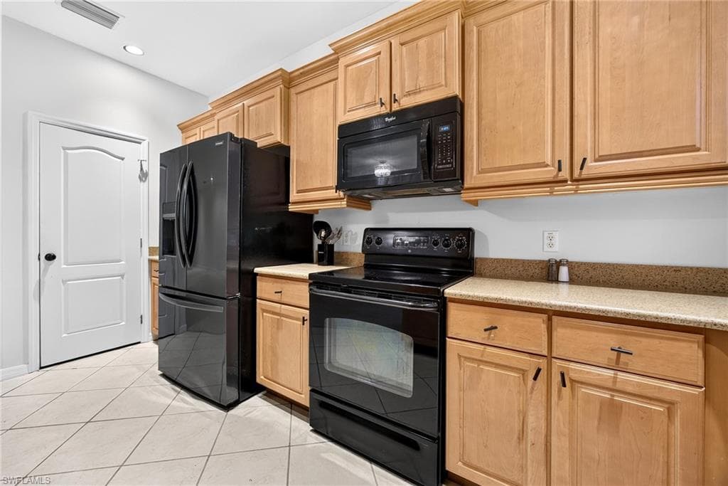 4400 Lazio WAY 205-15
