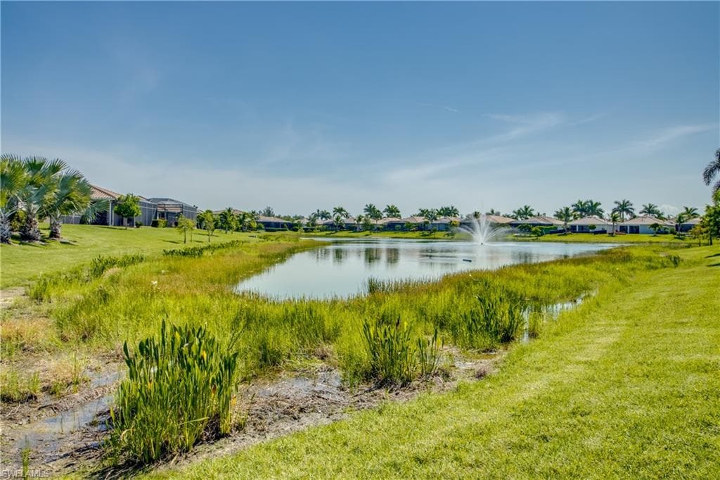 8260 Venetian Pointe DR-43