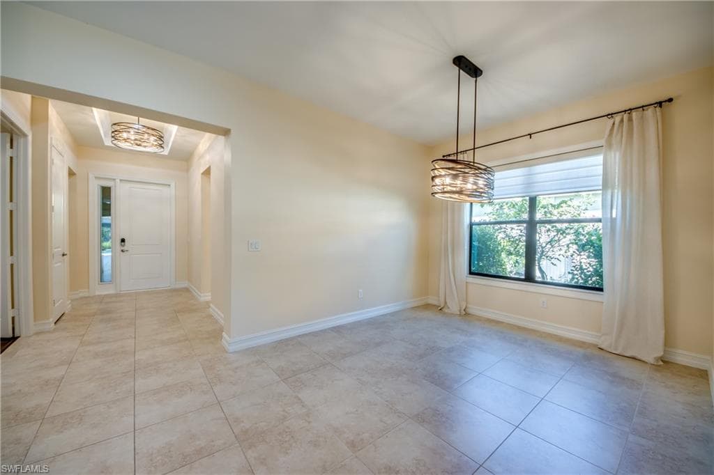 8260 Venetian Pointe DR-9