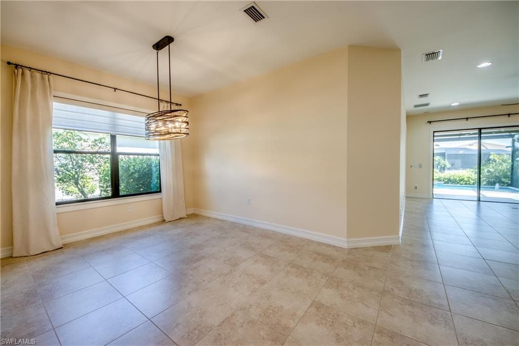 8260 Venetian Pointe DR-10