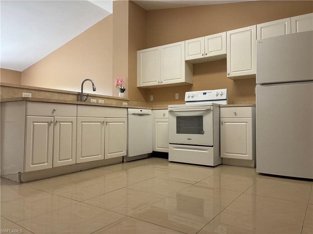 10741 Robinson ST-3