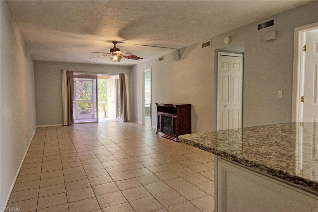 1100 Pondella RD 807-7