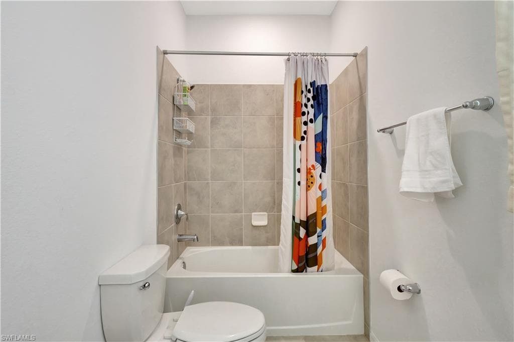 2122 Hamlin ST-15