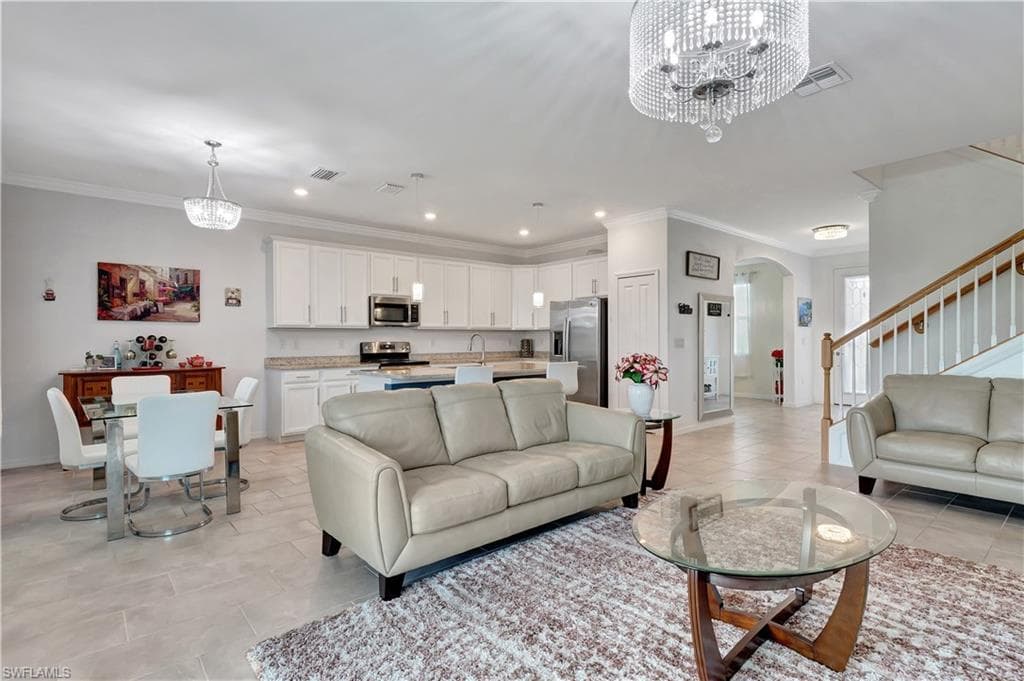 2122 Hamlin ST-21