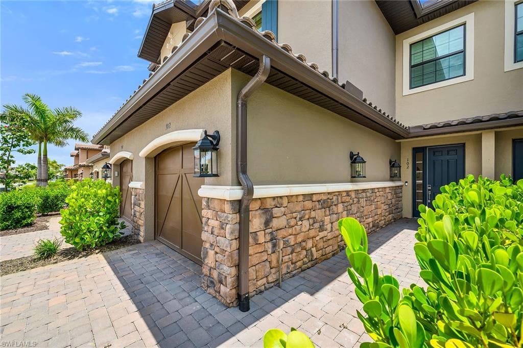 15324 Lucerna ST 102-41