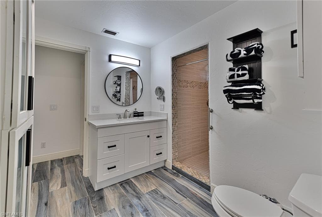 200 Topanga DR-33