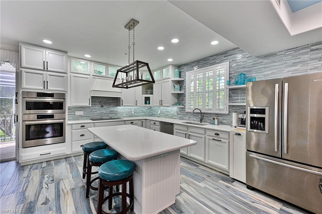 200 Topanga DR-19