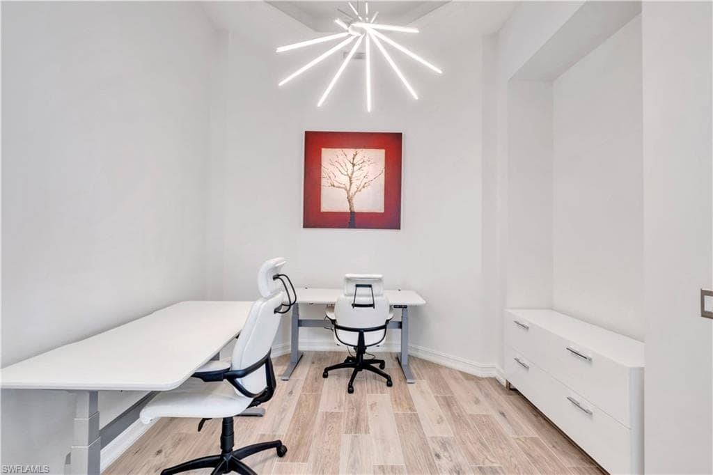 3005 Coco AVE-32