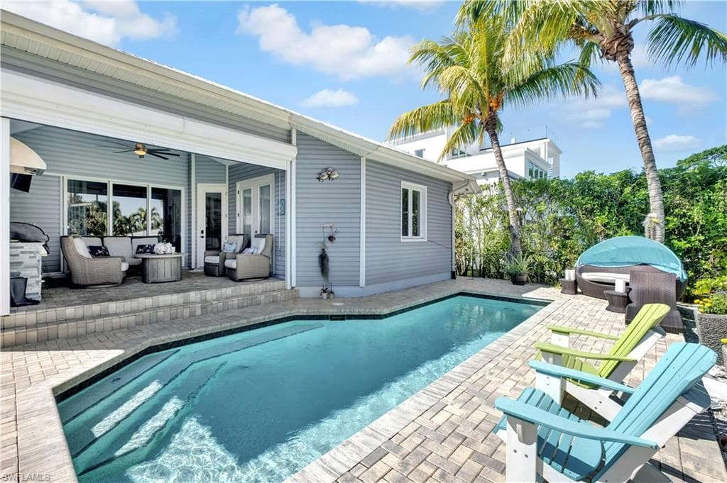 3005 Coco AVE-10