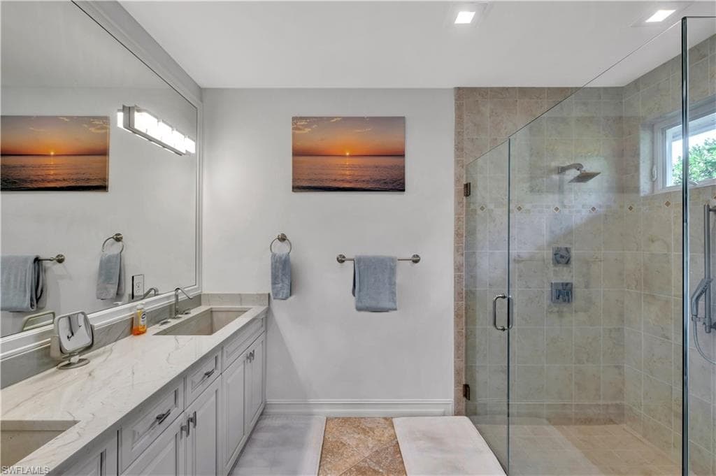 3005 Coco AVE-15