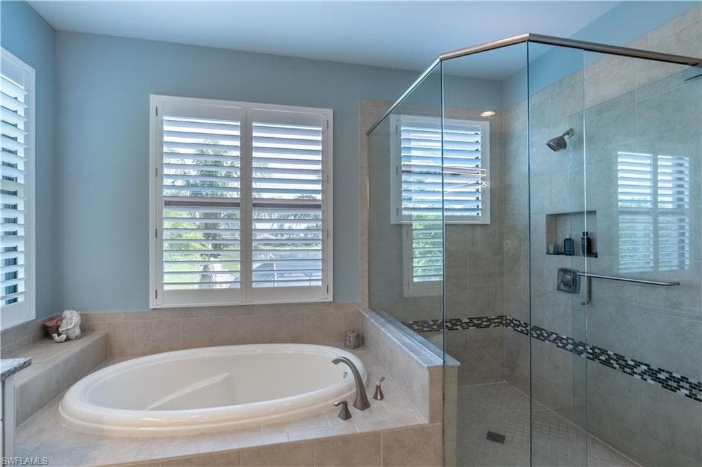 4347 Aurora ST-17