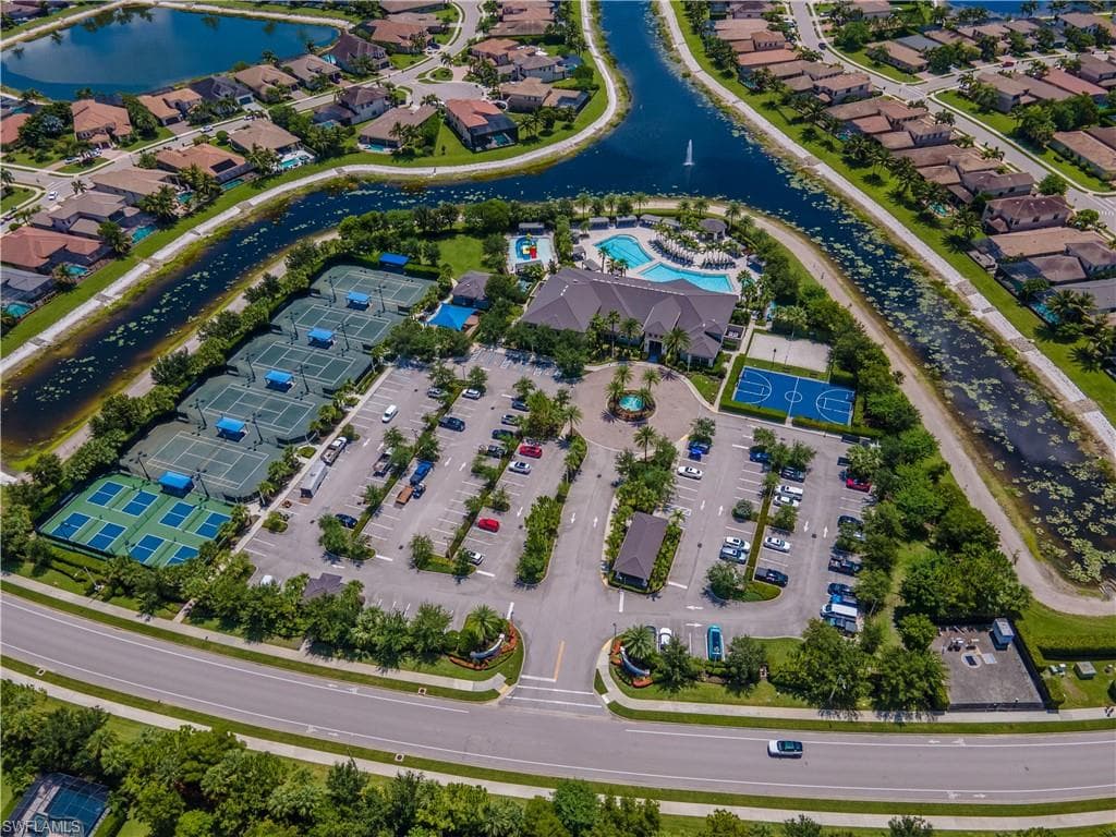 4347 Aurora ST-38