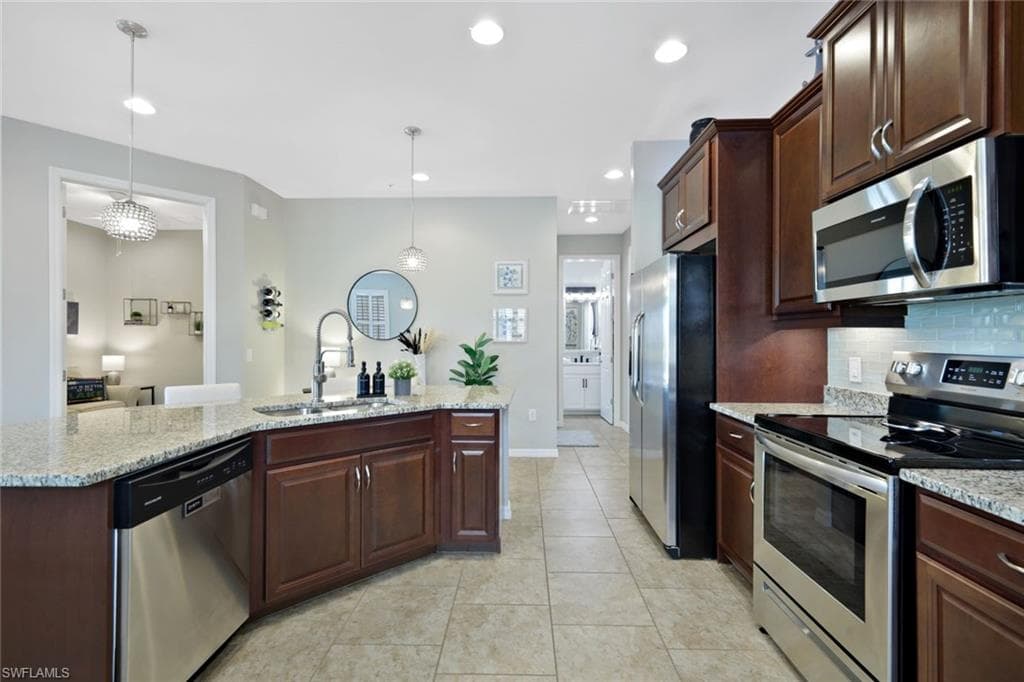 26201 Palace LN 201-7