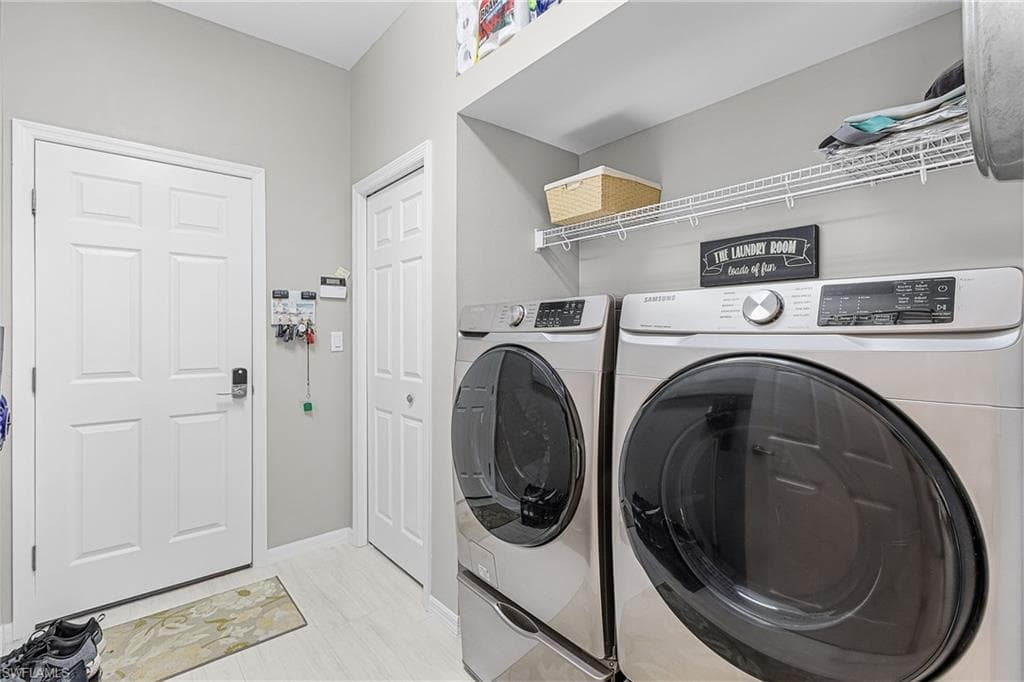9262 Palm Island CIR-27
