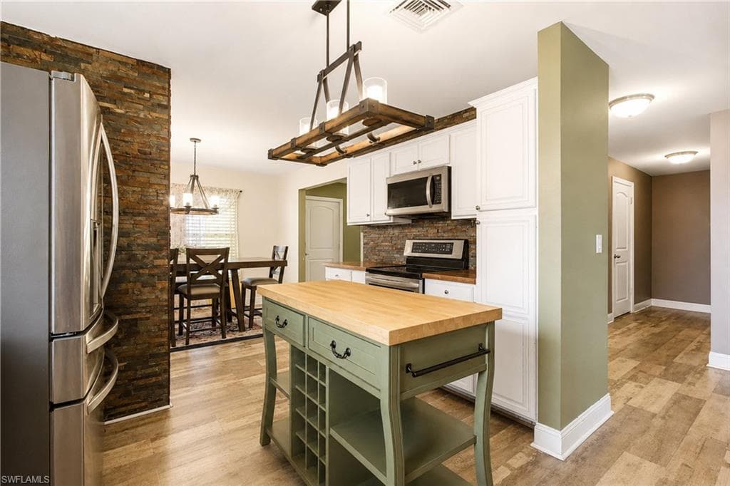 10365 Canal Brook LN-10