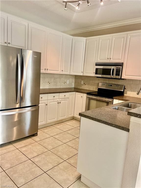 14354 Reflection Lakes DR-23