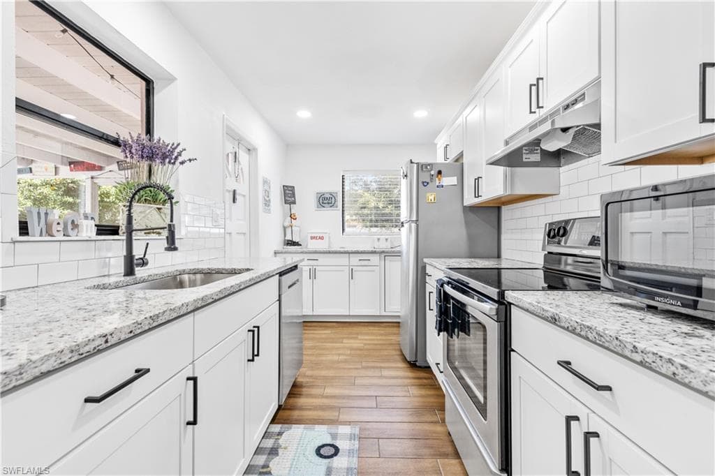 1643 Ricardo AVE-11