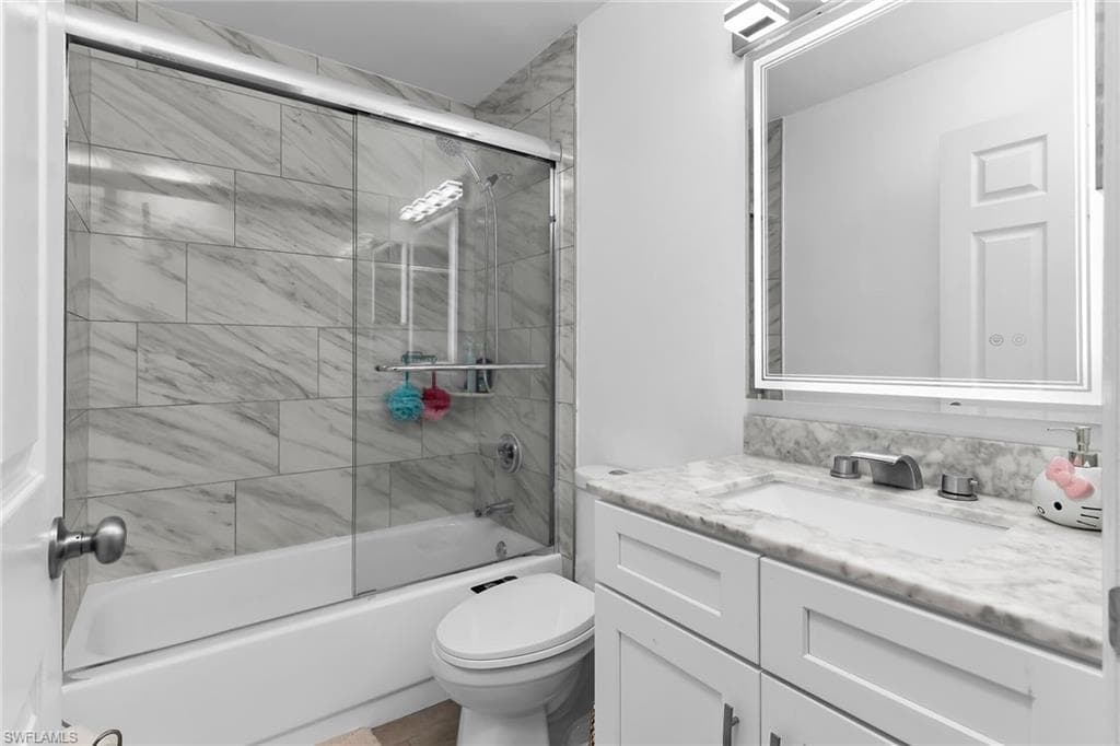 653 Squire CIR 201-18