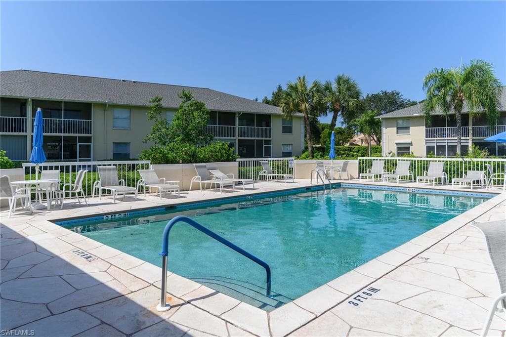 653 Squire CIR 201-25