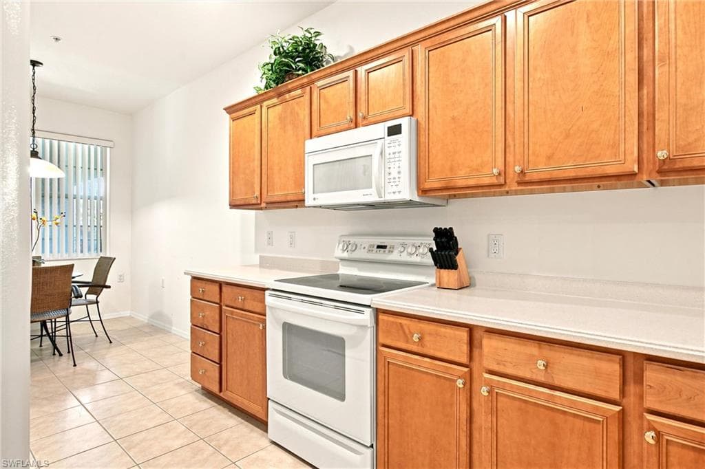 4874 Hampshire CT 303-9