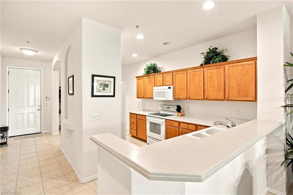 4874 Hampshire CT 303-10