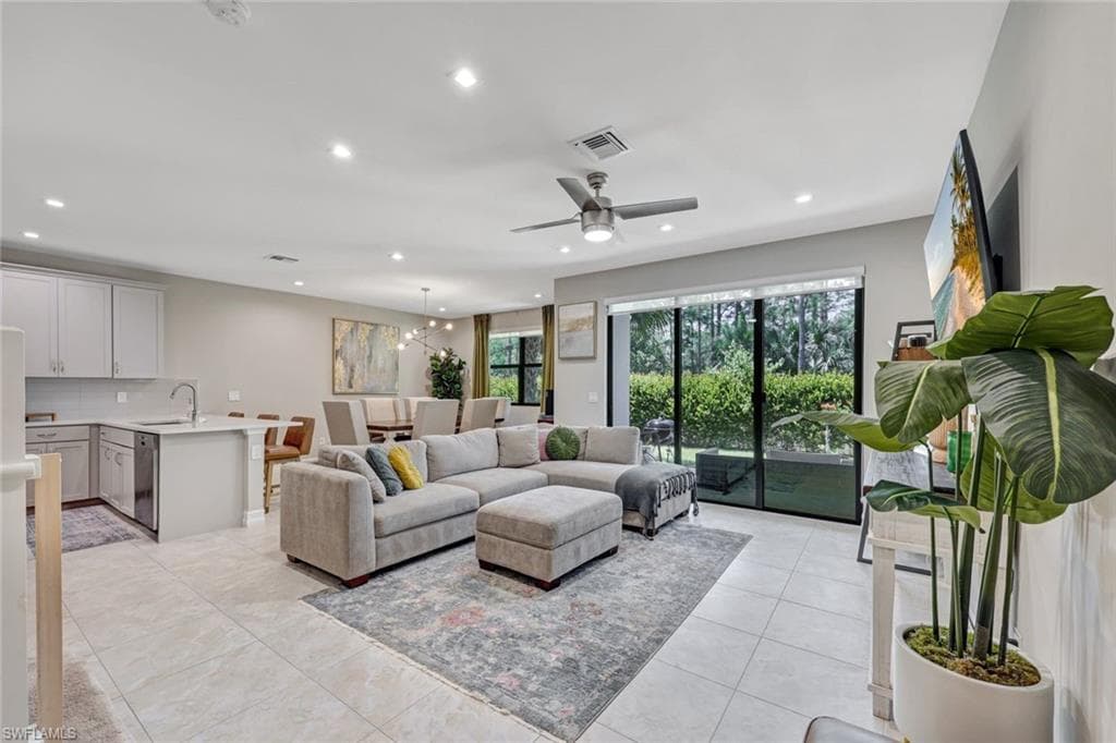 7348 Rockefeller DR-4