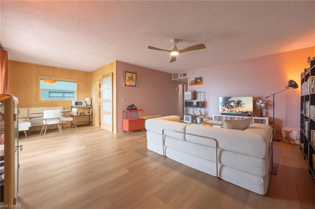 3225 E Riverside DR 31C-3