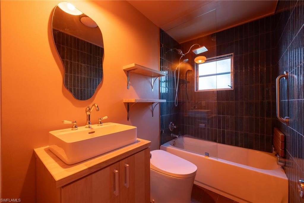 3225 E Riverside DR 31C-19