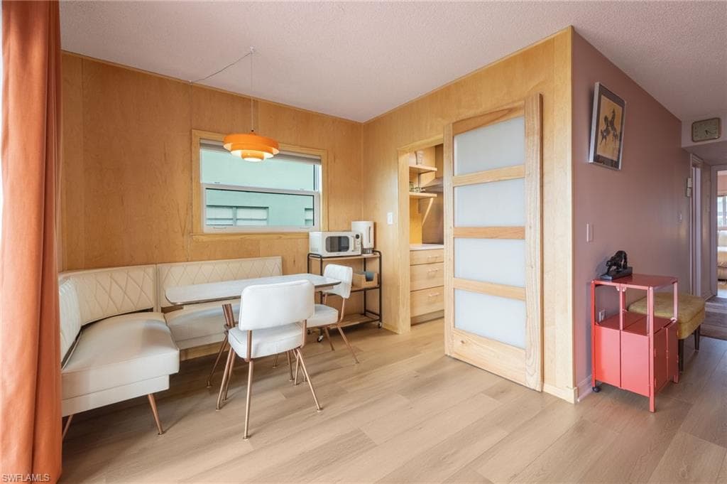 3225 E Riverside DR 31C-8