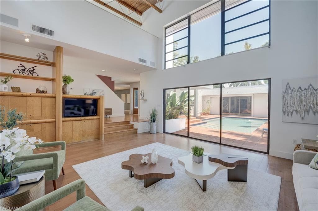 1215 Caloosa DR-2