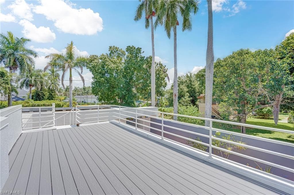 1215 Caloosa DR-7