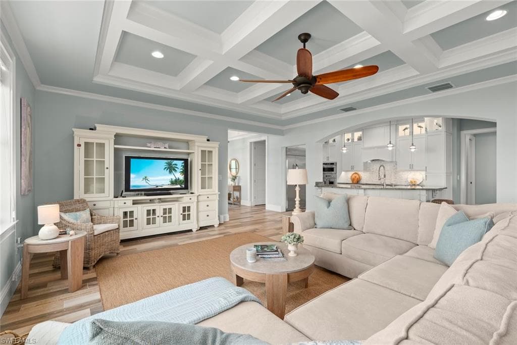 1114 Seagrape LN-14