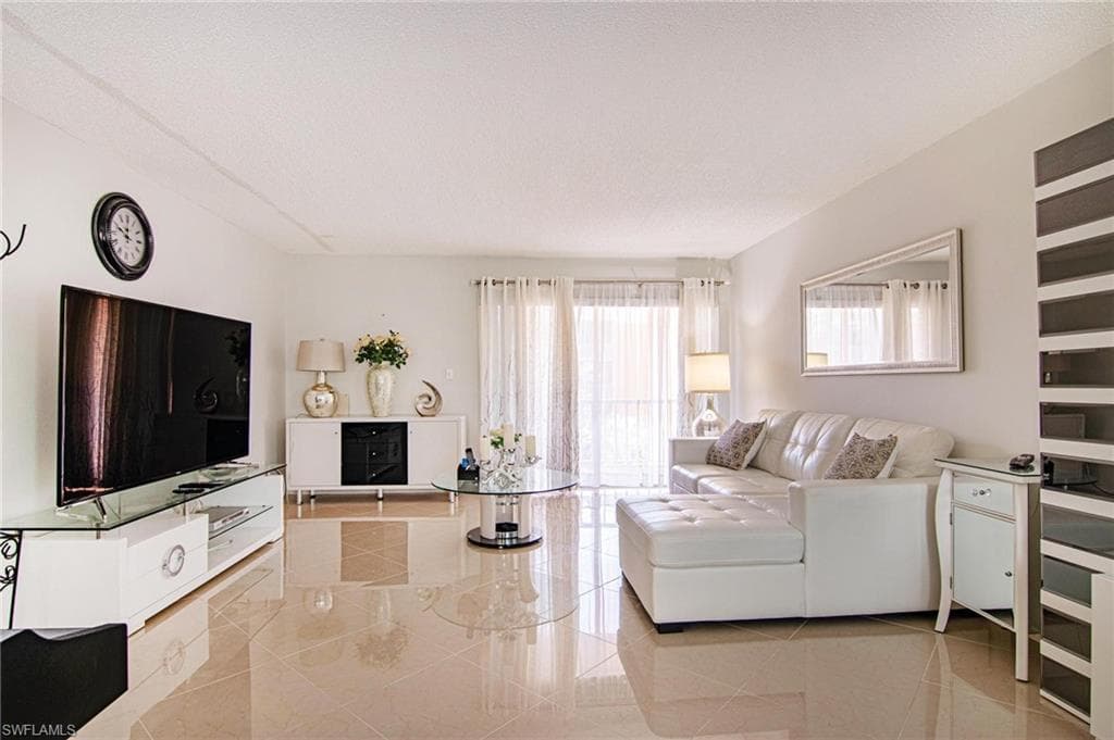 2366 E Mall DR 414-2