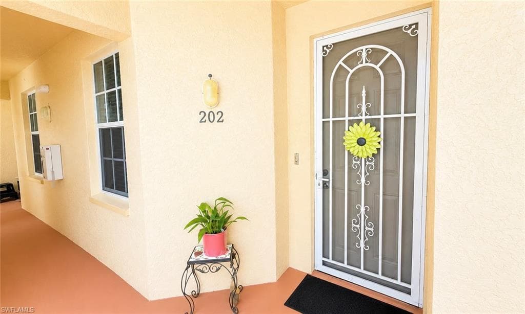 1133 Van Loon Commons CIR 202-3