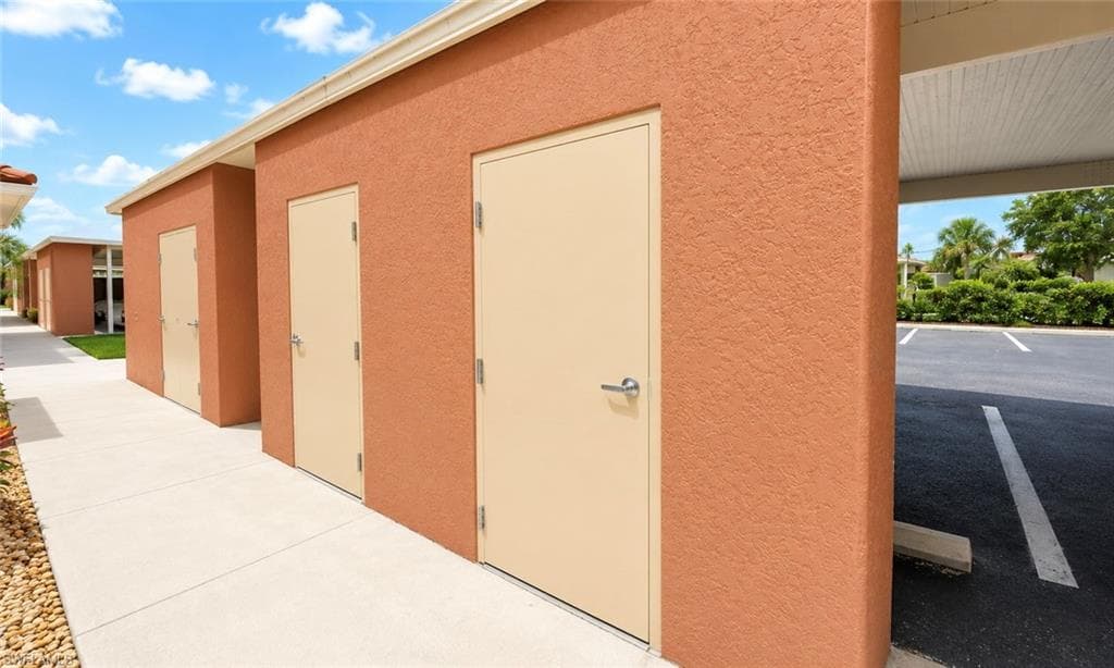 1133 Van Loon Commons CIR 202-36