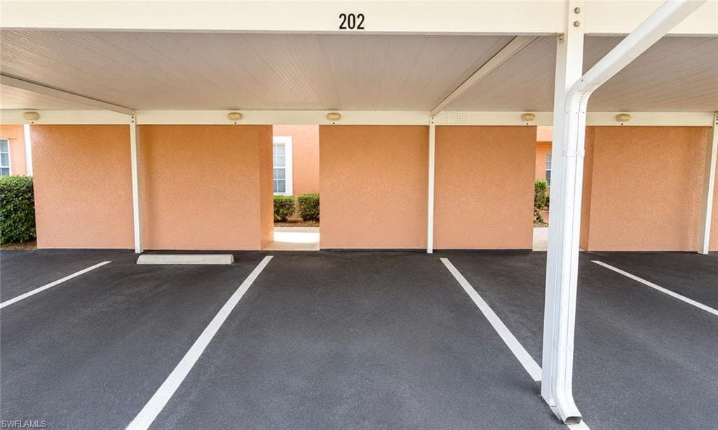 1133 Van Loon Commons CIR 202-35
