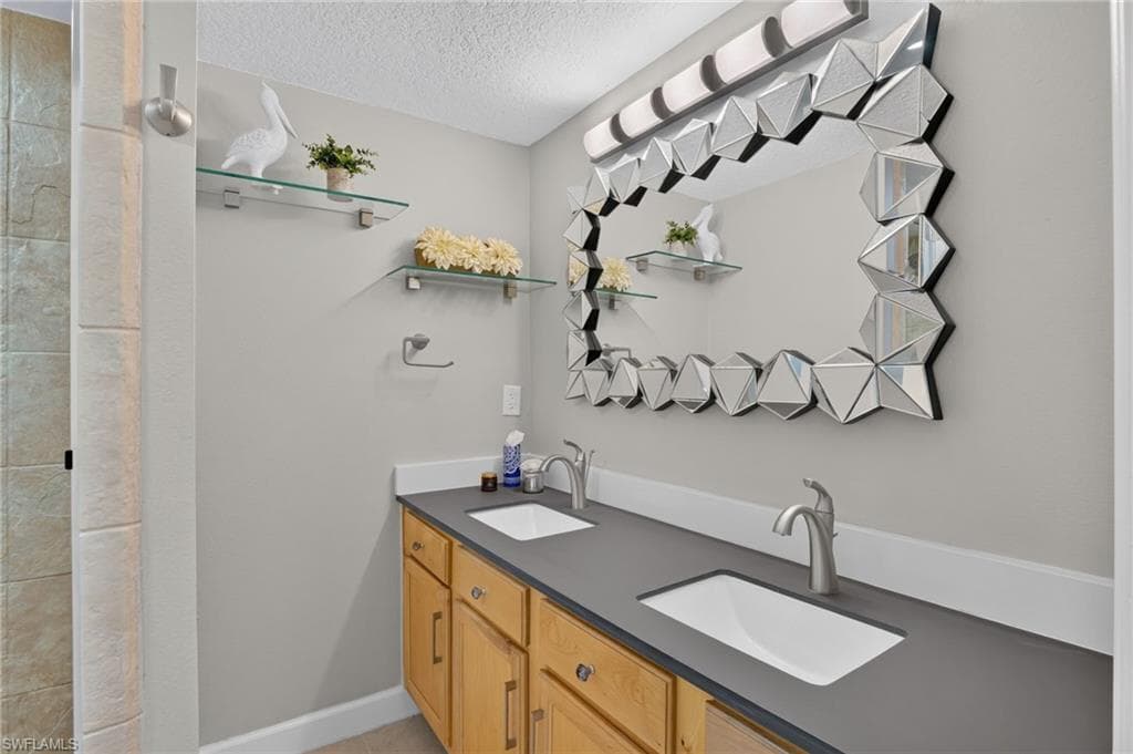 3340 N Key DR 7-18