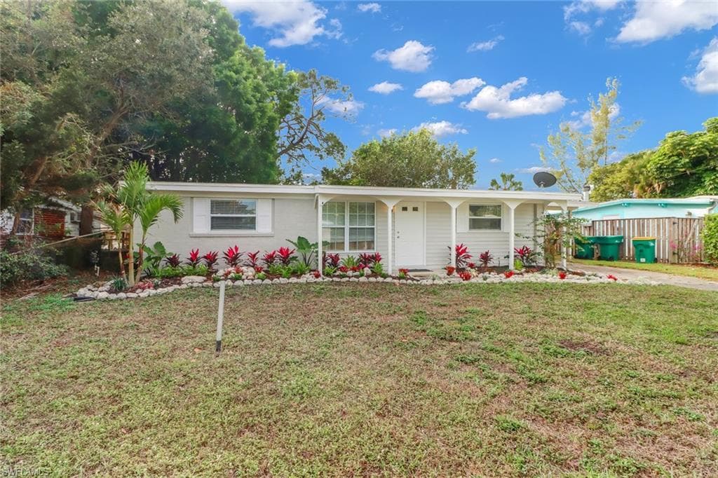2140 Harbor LN-3