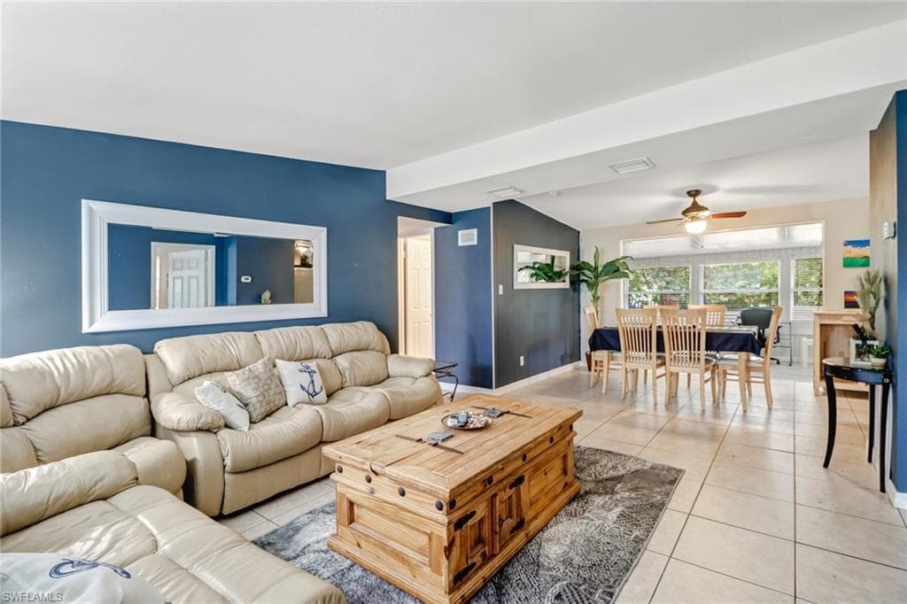 2140 Harbor LN-5