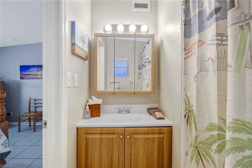 2140 Harbor LN-15