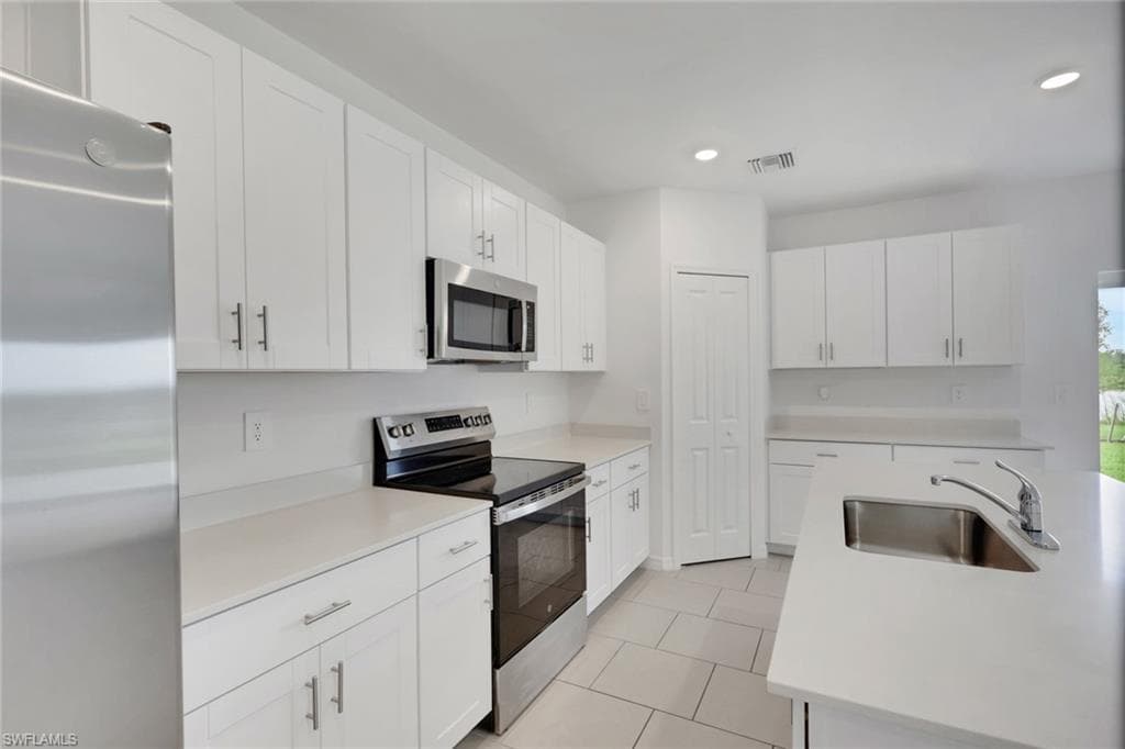 19550 Fairhill CT-12
