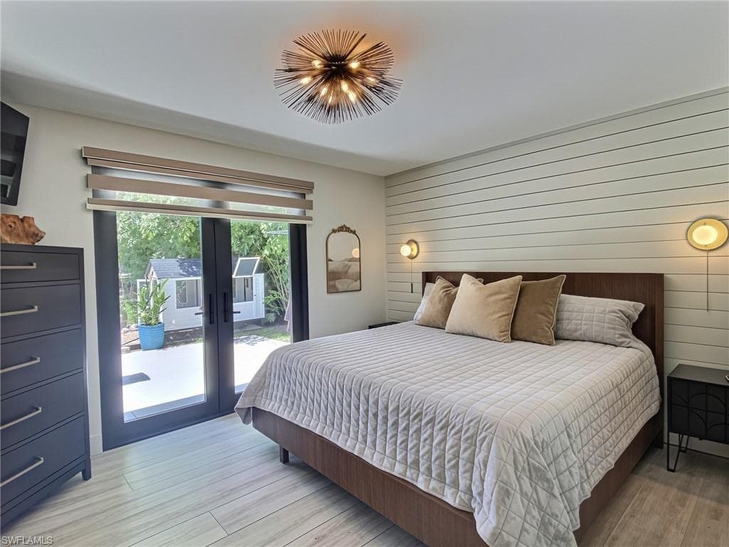 1031 Diana AVE-23