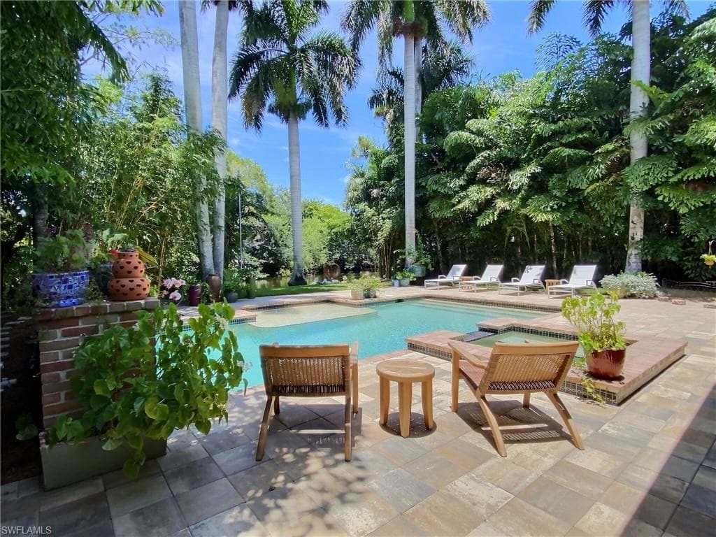 1031 Diana AVE-3