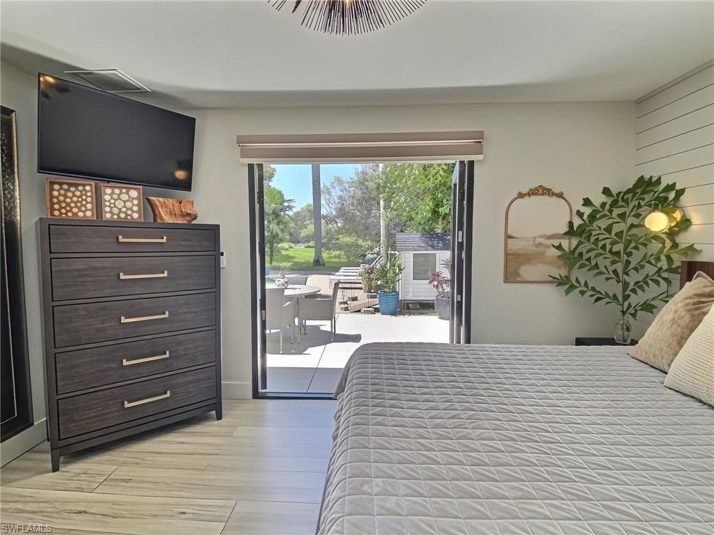 1031 Diana AVE-24
