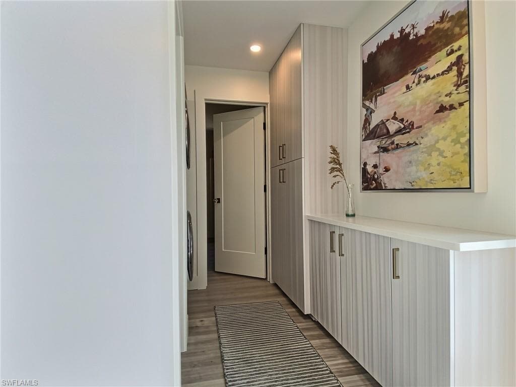 1031 Diana AVE-15