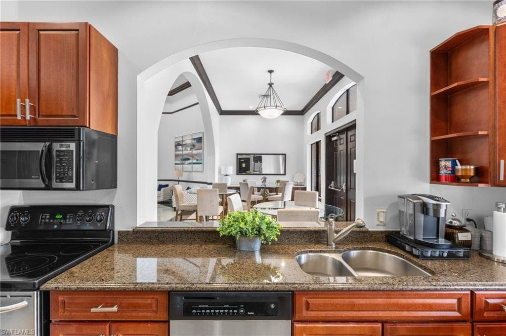 13000 Positano CIR 301-13