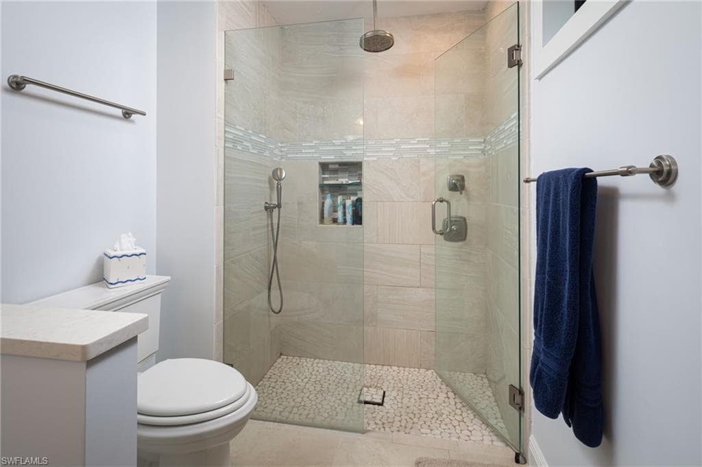 196 Monterey DR-27